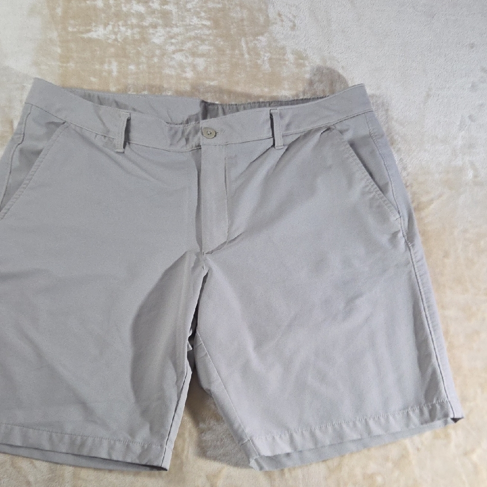 Men's Under Armour Gray Golf Shorts Athletic 40